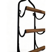 Wijnrek hangend metaal zwart met houten randen voor 4 flessen. Afmetingen 18x12x70 cm